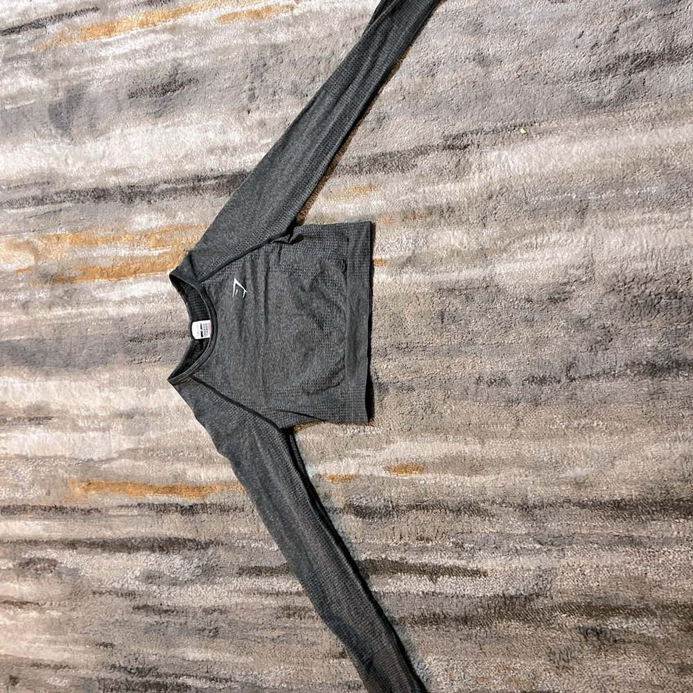 gym shark long sleeve crop top